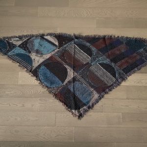 Aritzia Wilfred Triangle Scarf